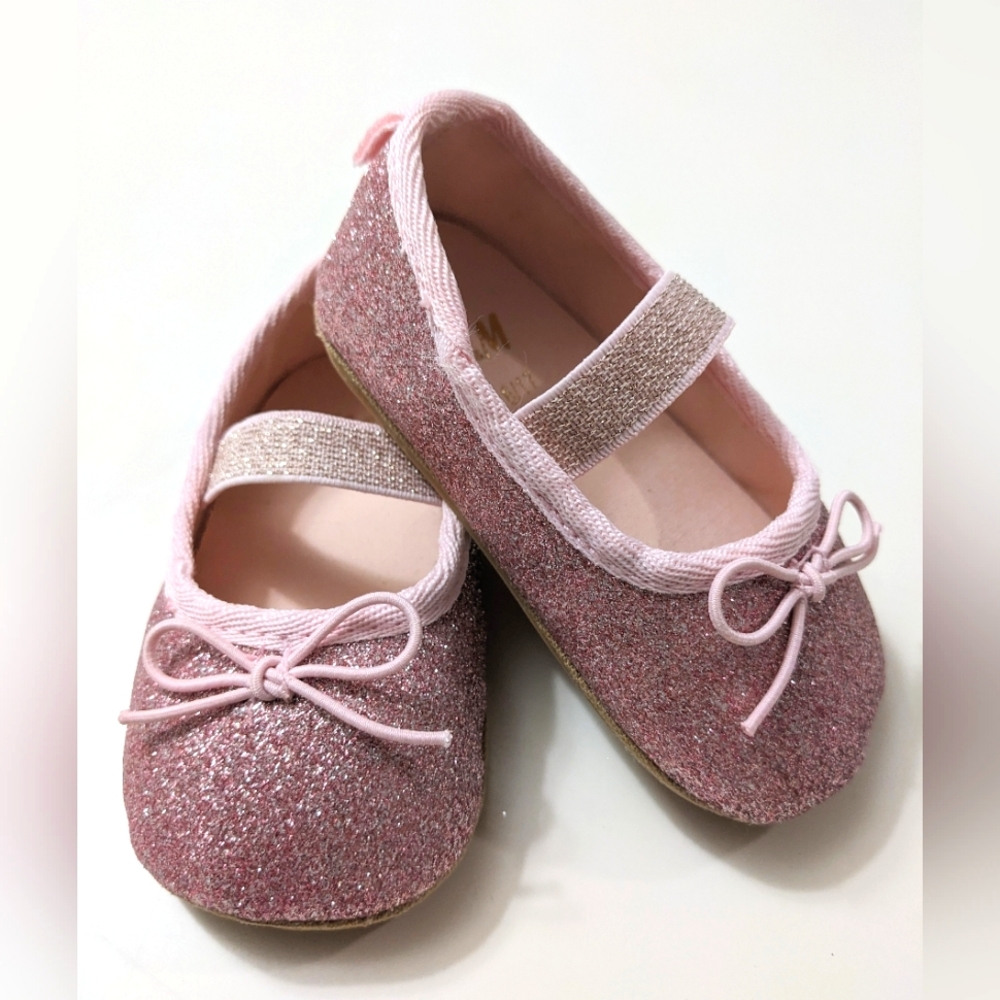 H&M Ballet Flats in Pink, Size 1-2. NWOT.